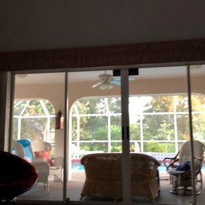 Meet your Posher, Leeann